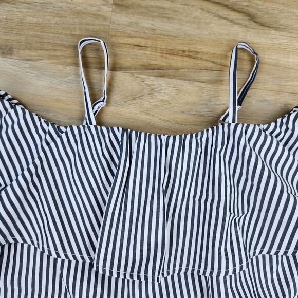 🔺️BCX Striped Off Shoulder Embroidered Floral Bell Sleeve Top Small - Picture 6 of 12